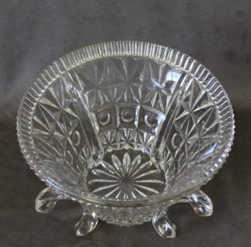 An exquisite classic designed footed crystal champagne/ wine cooler ice bucket.