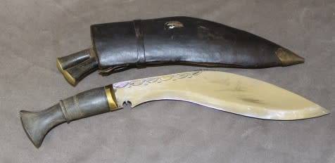 An amazing (37cm) antique authentic Nepalese Ghurkha Kukri machete with a sheath. Awesome!!!