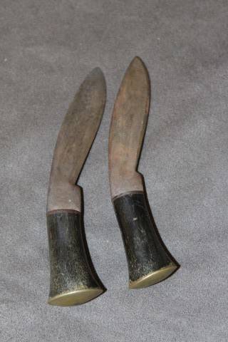 An amazing (37cm) antique authentic Nepalese Ghurkha Kukri machete with a sheath. Awesome!!!