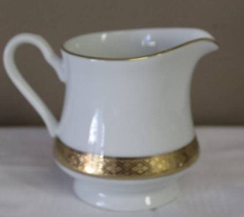 A superb "Presedential" collection fine bone china coffee set including pot and eight trio's.