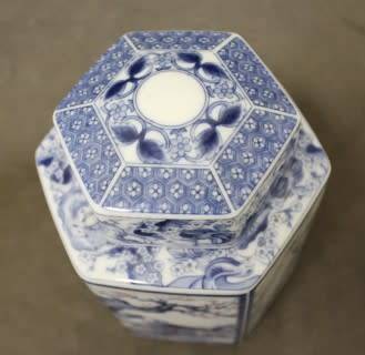 A mod porcelain Chinese Ginger jar with detailed paintings and patterns, with a lid. Lifespace Sale