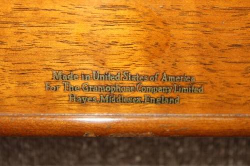 An awesome vintage American made for The Gramophone co valve radio in perfect working order