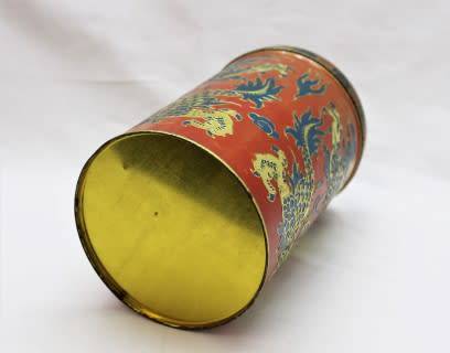 A very attractive vintage Chinese authentic red dragon tea tin. Lifespace Sale