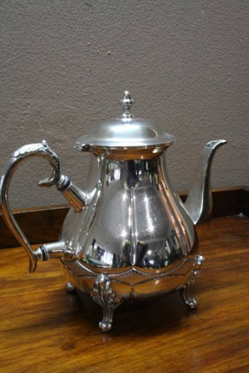 A beautiful Rega A1 SPC silver plated tea set w exquisite detailing in great condition.