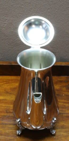 A beautiful Rega A1 SPC silver plated tea set w exquisite detailing in great condition.