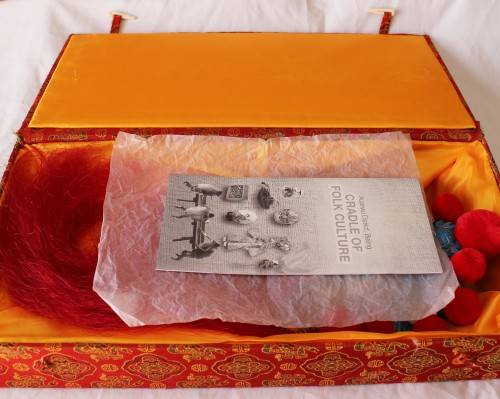 A colourful Beijing made wall hanging mini opera mask in a presentation box! Lifespace Sale