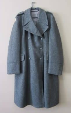 A good quality gent's long XL grey wool winter coat in great condition. Lifespace Sale