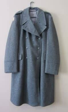 A good quality gent's long XL grey wool winter coat in great condition. Lifespace Sale
