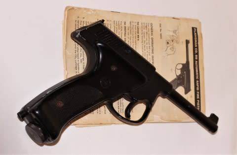 A fantastic metal Plainsman CO2 BB Automatic rapid fire pistol, in working condition!