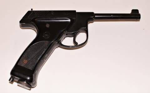 A fantastic metal Plainsman CO2 BB Automatic rapid fire pistol, in working condition!