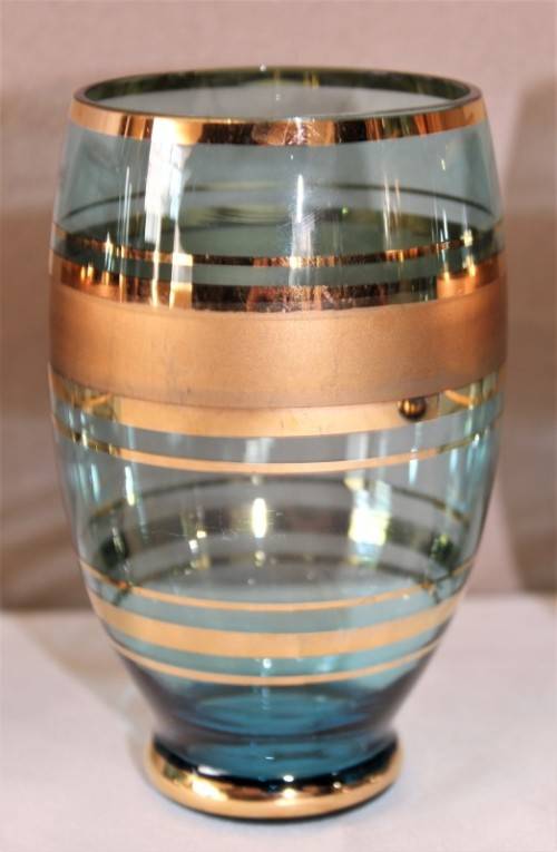 A unique set of matching cups with a jug decorated with gold gilt-Lifespace Sale
