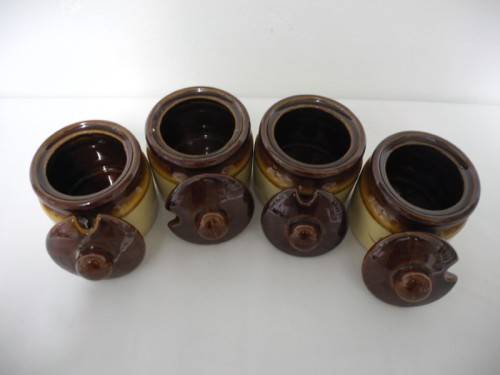 A pretty set of four ceramic sugar/ condiment bowls-Lifespace Sale