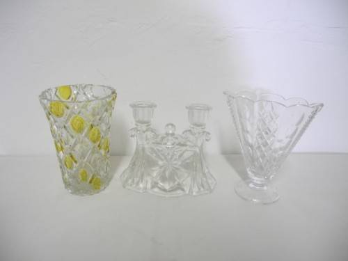 A fabulous collection of  5 vases & a candle holder in various colours and sizes-Lifespace Sale