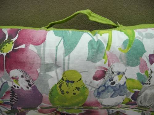 14 stylish upmarket brightly coloured patio chair cushions. Bid/cushion