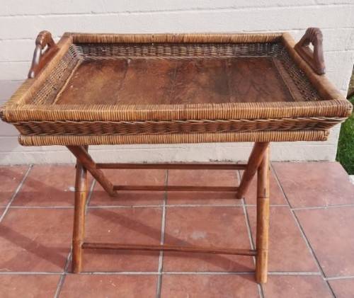 A striking vintage wicker butlers tray/ drinks table w/ removable tray. Xmas sale!