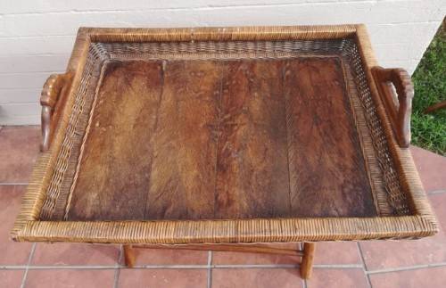 A striking vintage wicker butlers tray/ drinks table w/ removable tray. Xmas sale!