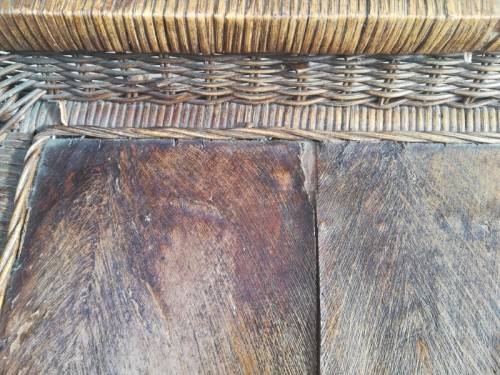 A striking vintage wicker butlers tray/ drinks table w/ removable tray. Xmas sale!