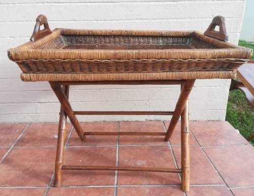 A striking vintage wicker butlers tray/ drinks table w/ removable tray. Xmas sale!
