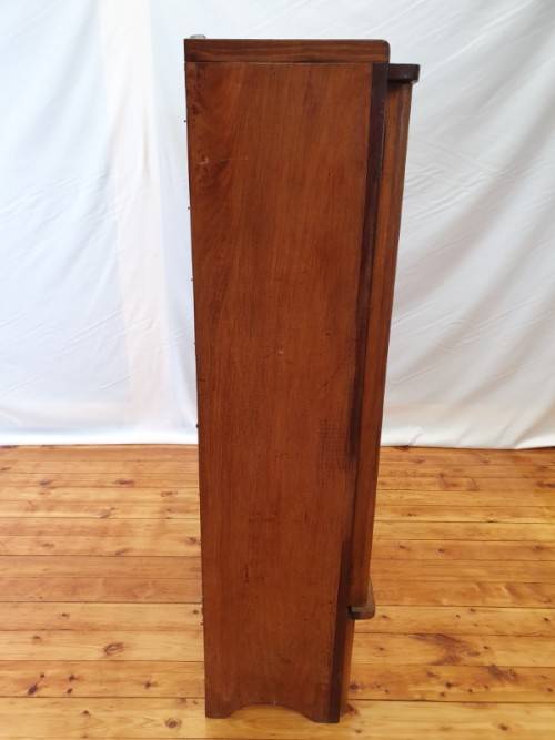 A fantastic vintage Retro display cabinet, needs glass and shelves.Xmas sale