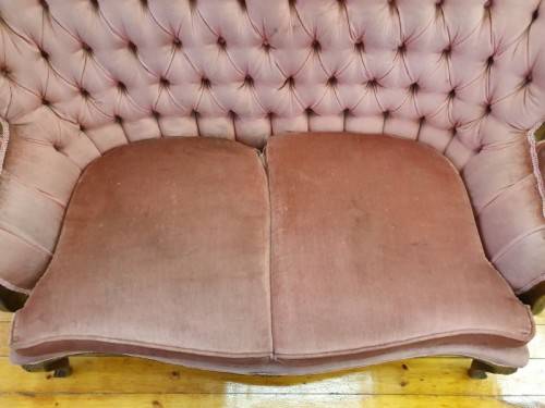 A gorgeous antique Victorian 2 seater settee couch w carved detailing, period upholstery. Xmas sale