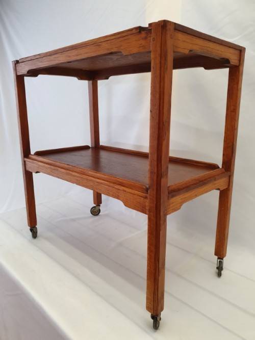 An Oak vintage drinks trolley perfect for all living spaces. Xmas sale!