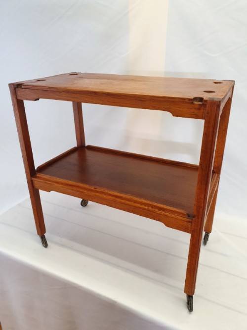 An Oak vintage drinks trolley perfect for all living spaces. Xmas sale!