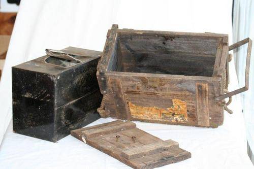 A 1950's BRITISH .303 WOOD AMMO CRATE WITH THE INNER TIN!!!! A VERY VERY RARE FIND...