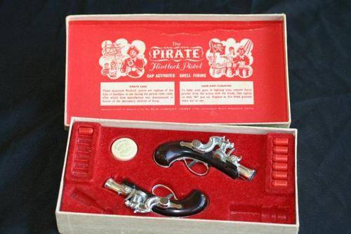 A PAIR OF RARE PIRATE FLINTLOCK PISTOLS IN THE ORIGINAL BOX!!! YOU DO NOT FIND THESE! AMAZING PIECE!