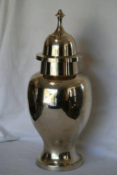 SOLID HEAVY HUGE BRASS URN!!! IT'S REALLY HUGE... THIS IS A STUNNING PIECE!!!