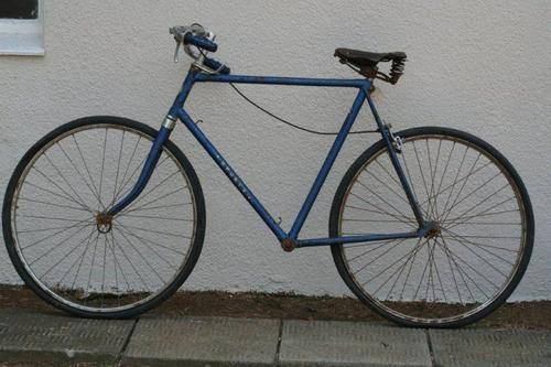WOW! STUNNING VINTAGE BSA BICYCLE!!! CHECK THE SEAT AND BARS! THIS IS SO COOL AS A PROP...