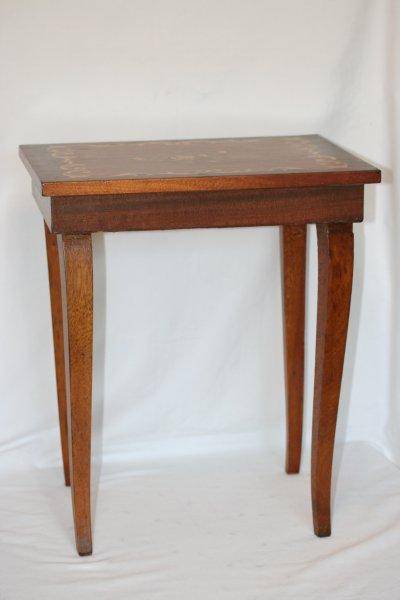A STUNNING COLLECTABLE OLD MUSICAL JEWELLERY BOX / TABLE... VERY COOL, GREAT CONDITION!!!
