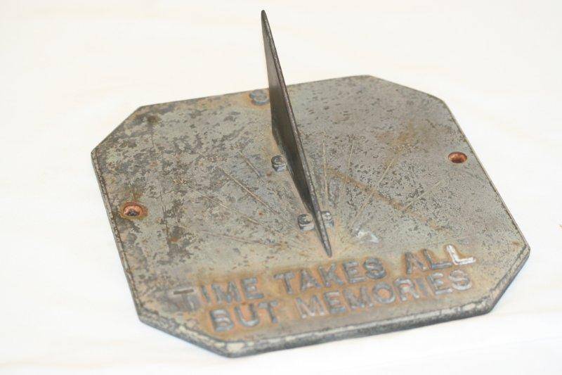 ANTIQUES SOLID SUNDIAL... THIS IS VERY COOL AND IT ACTUALLY WORKS!