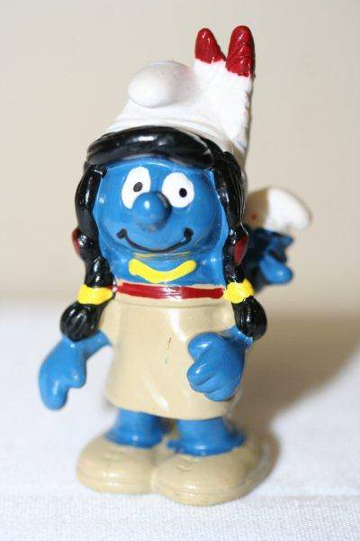 COLLECTABLE PEYO "INDIAN SQUAW SMURFETTE" MADE BY SCHLEICH CHINA