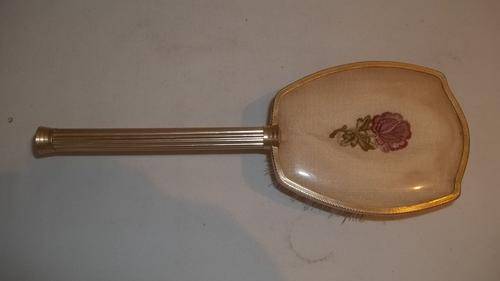 VERY PRETTY VINTAGE LADIES DRESSING TABLE HAIR BRUSH WITH AN EMBROIDERED ROSE ON THE BACK