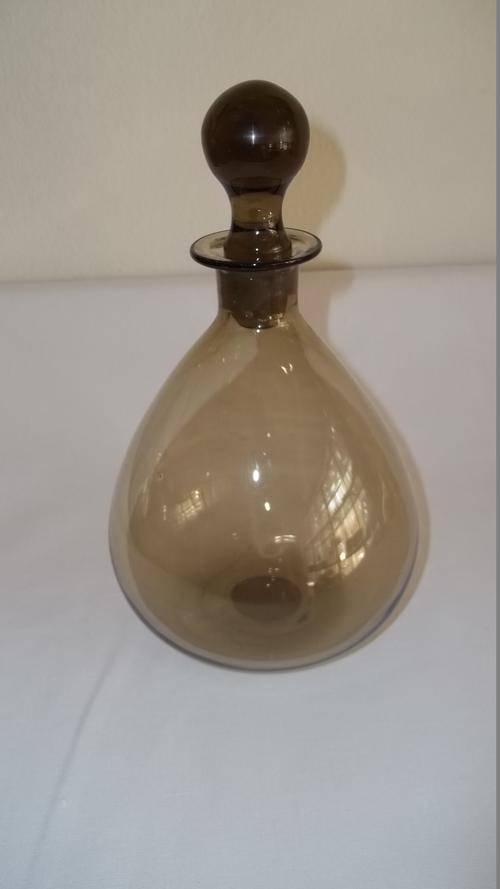 STUNNING VINTAGE GLASS ART DECO LIQUEUR DECANTER WITH A GLASS STOPPER - AN AMAZING PIECE