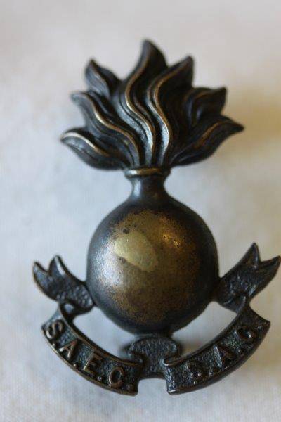 AWESOME SOUTH AFRICAN ENGINEERING CORPS MILITARY BADGE - QUIRE A NICE COLLECTORS PIECE