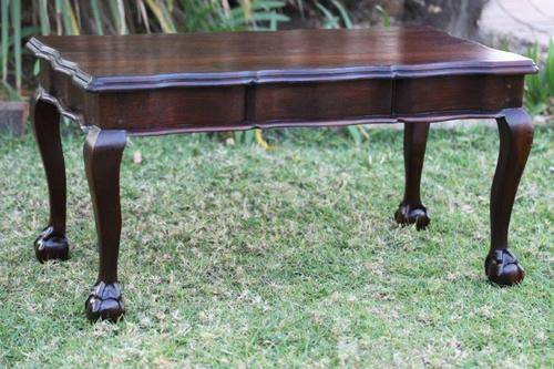 AWESOME MAHOGANY? BALL & CLAW COFFEE TABLE!!! STUNNING FURNITURE IN FANTASTIC CONDITION!