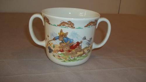 AN AWESOME COLLECTABLE VINTAGE ROYAL DOULTON PORCELAIN "BUNNYKINS SERIES" CHILDRENS DOUBLE EARED CUP