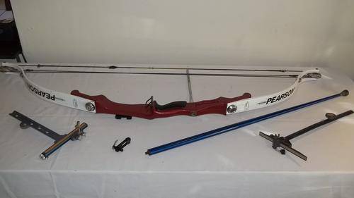 A SPECTACULAR PEARSON CLASSIC 300 PROFESSIONAL COMPOUND ARCHERY CROSSBOW IN A CASE