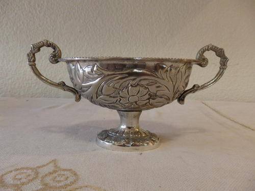 A SUPERB CAST SILVER METAL URN SHAPED BOWL WITH AWESOME DESIGN WORK