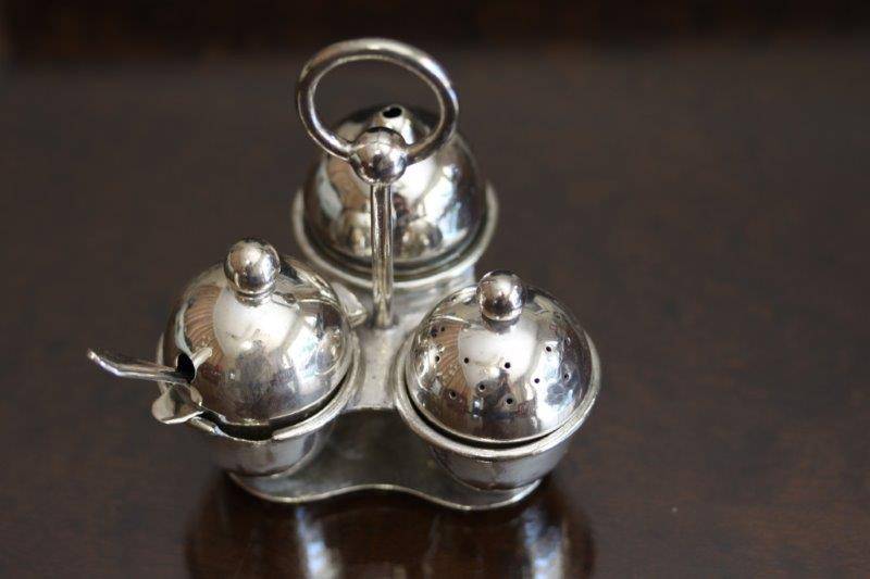 WOW! A VERY RARE c1900's SOUTH AFRICAN RAILWAYS EPNS CONDIMENT SET WITH SPOON IN GREAT CONDITION!!!