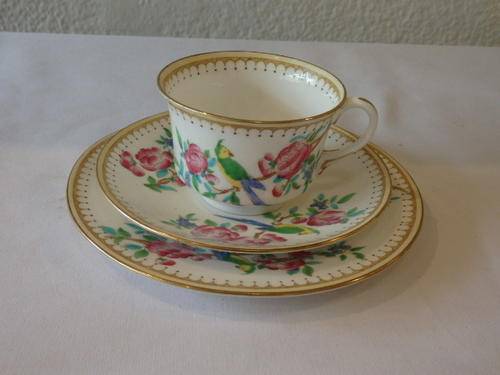 A STUNNING ANTIQUE (1913 TO 1926) SHELLEY OF ENGLAND FINE BONE CHINA TEA SET TRIO