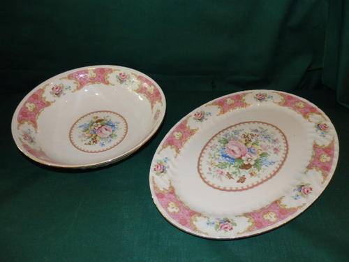 A STUNNING RICHWOOD OF USA PORCELAIN LARGE FOOD PLATTER AND SERVING BOWL WITH A WILD FLOWER PATTERN