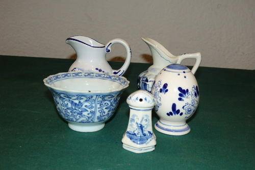 ***JOB LOT*** AN AWESOME COLLECTION OF MIXED BLUE AND WHITE PORCELAIN PIECES INCLUDING DELFTWARE