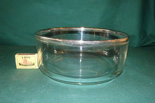 AN EXQUISITE CLEAR GLASS TRIFLE/ DESSERT SERVING BOWL WITH A SILVER PLATED RIM