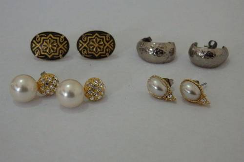 FOUR STUNNING PAIRS OF LADIES "FASHION JEWELLERY" EARRING SETS FOR PIERCED EARS