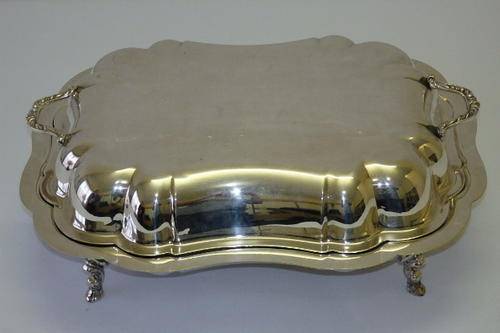AN EXQUISITE "LARGER" VINTAGE EMESS OF USA SILVER PLATED LIDDED SERVING DISH ON FEET