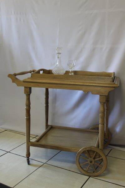 AN EXQUISITE ANTIQUE BUTLERS TROLLEY IN FANTASTIC CONDITION THAT HAS BEEN BLEACHED & WASHED! A BEAUT