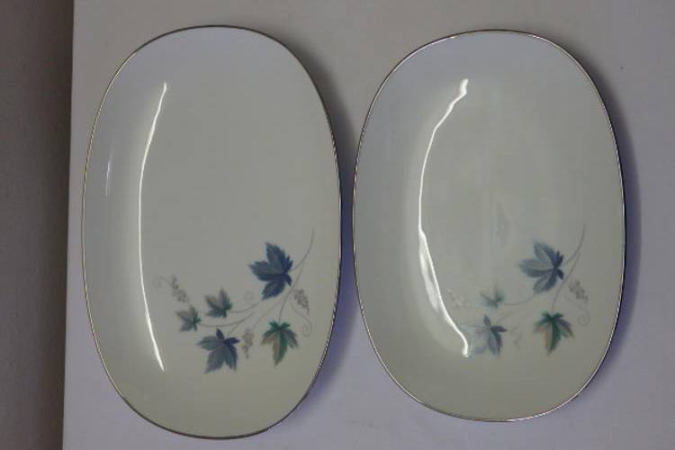 AN AWESOME "ROYAL CERAMICS" BY NORITAKE OF JAPAN "VINTAGE SERIES" SET OF TWO SERVING PLATTERS