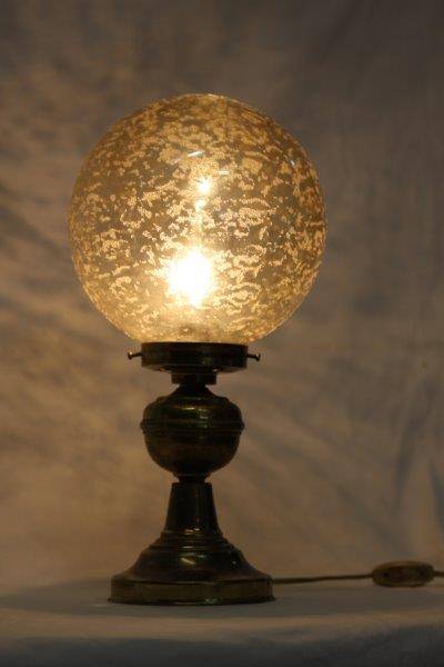 AN EXQUISITE VINTAGE BRASS AND GLASS LAMP IN EXCELLENT CONDITION FOR THE AGE!!!